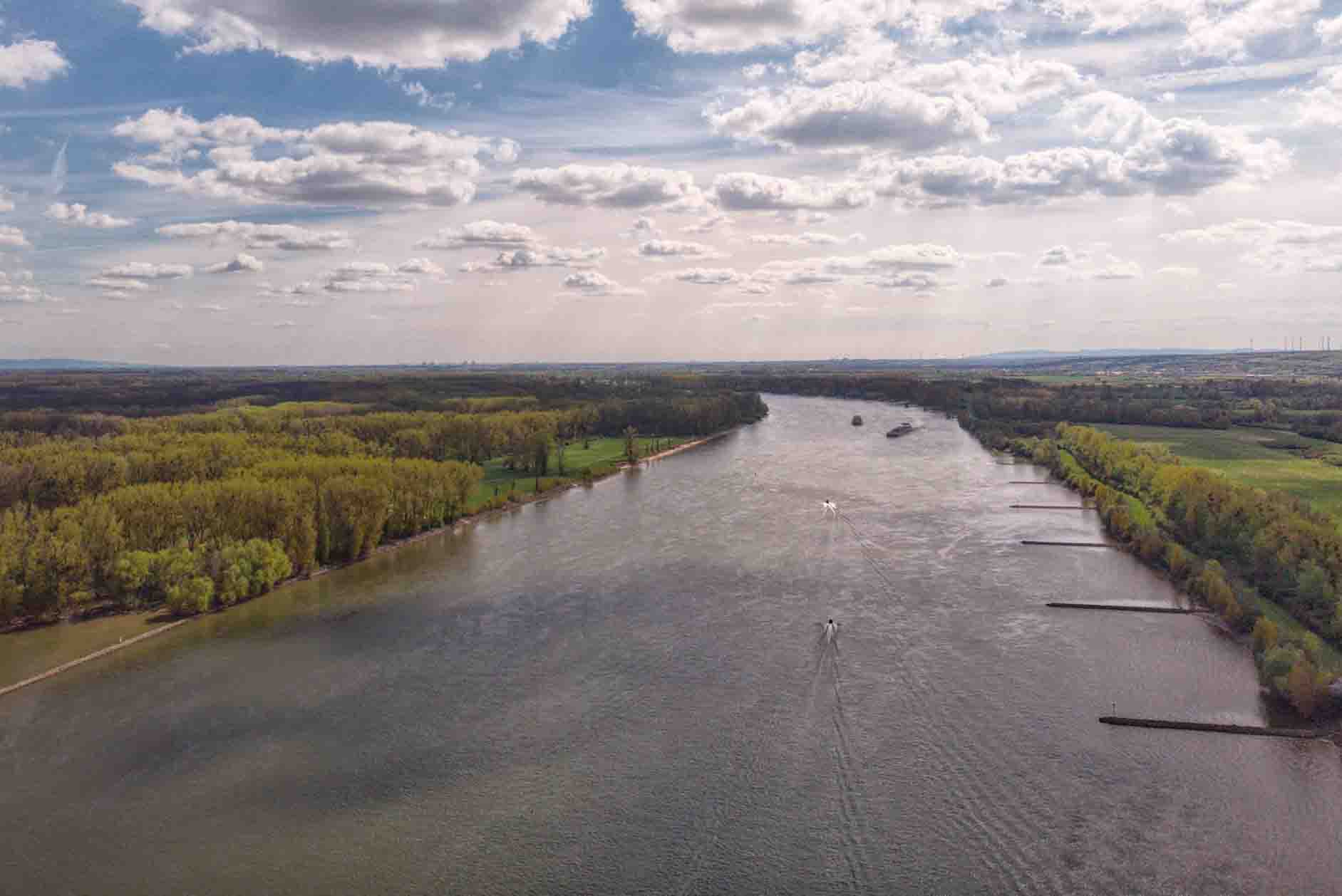Maritime connectivity for freight on rivers and canals - and inland ports