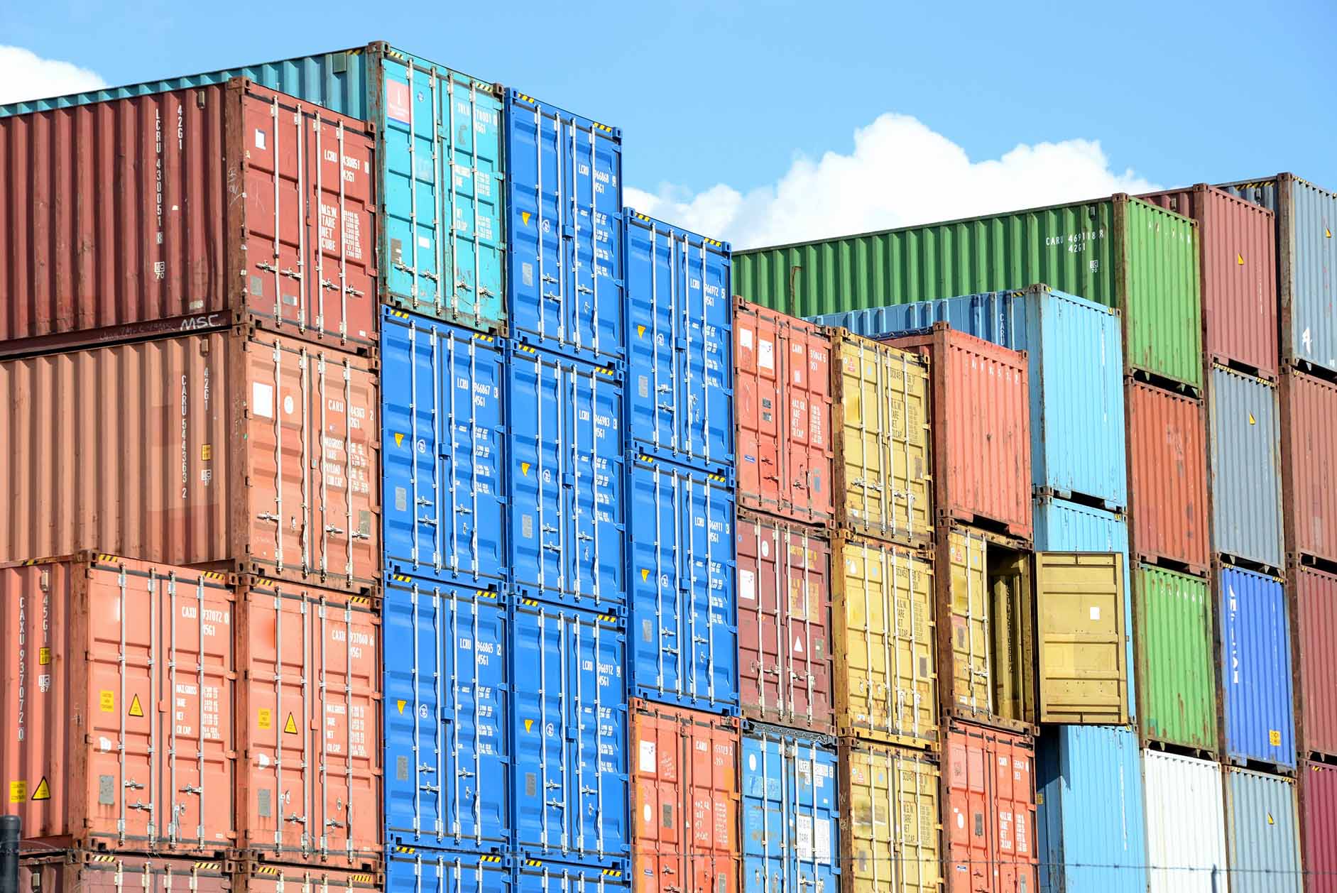 Trends in the container shipping industry; maritime connectivity essential for deployment of new technologies to improve port operations