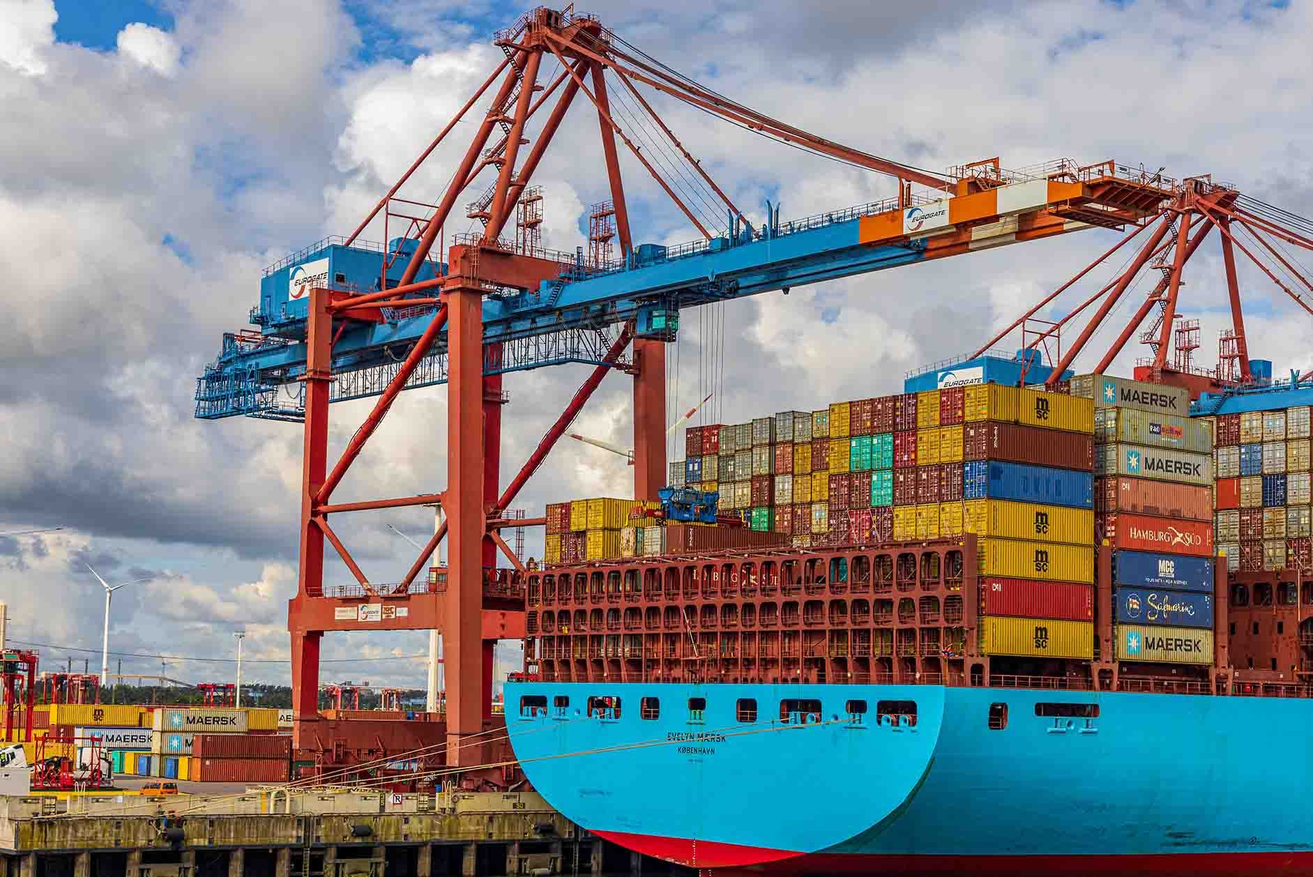 Maritime connectivity and the global shipping industry